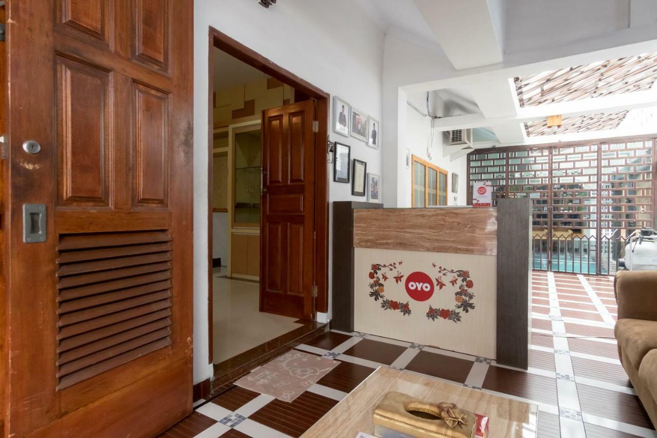 OYO 619 Naufal Guest House Syariah Medan Exterior foto