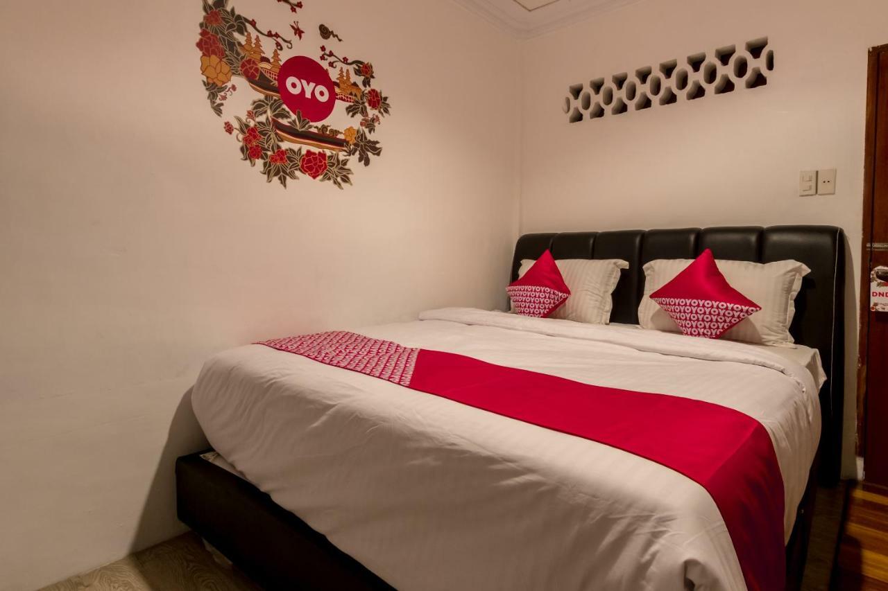 OYO 619 Naufal Guest House Syariah Medan Exterior foto