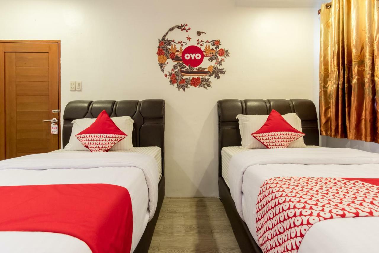 OYO 619 Naufal Guest House Syariah Medan Exterior foto