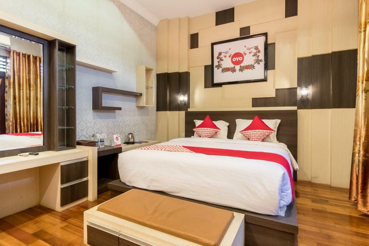 OYO 619 Naufal Guest House Syariah Medan Exterior foto