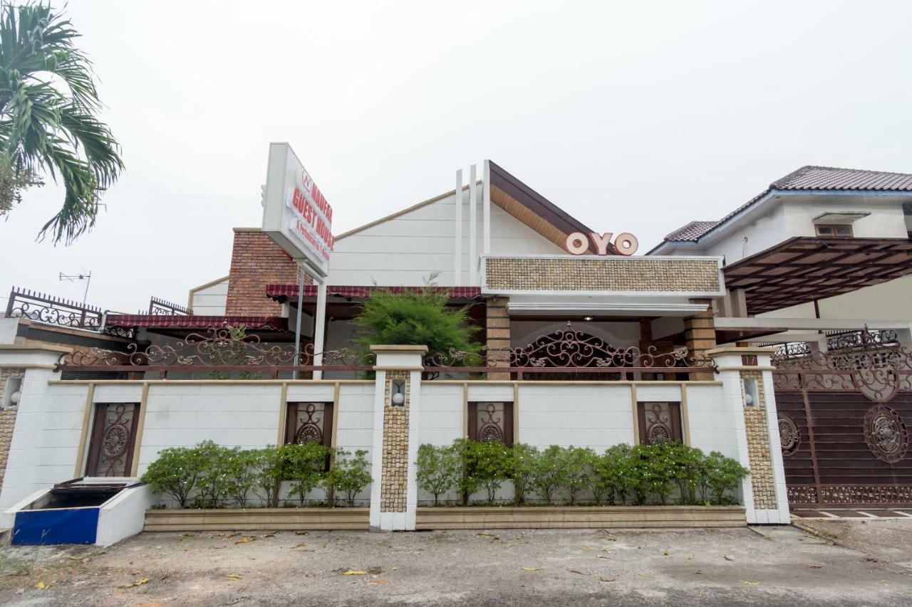 OYO 619 Naufal Guest House Syariah Medan Exterior foto